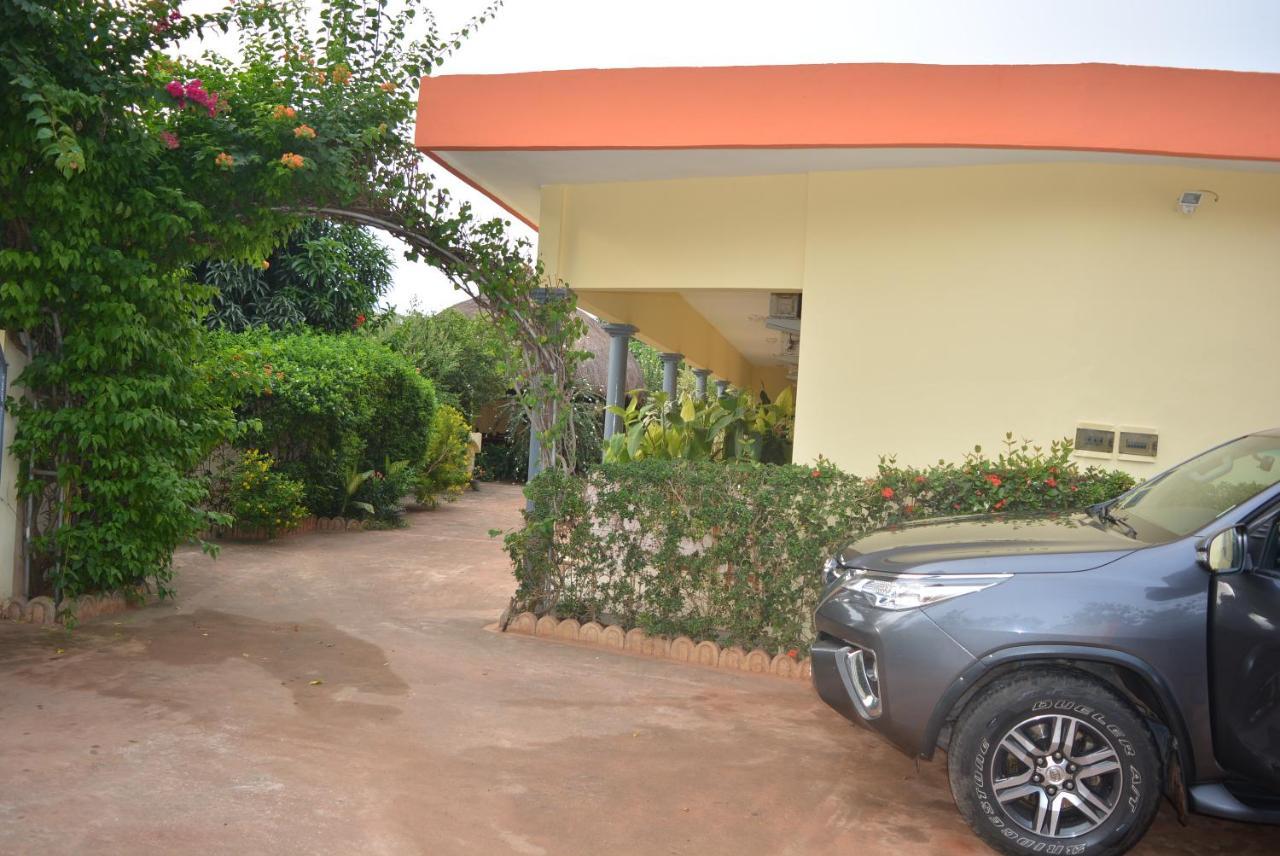 Chez Sabine Bed & Breakfast Abomey Exterior foto