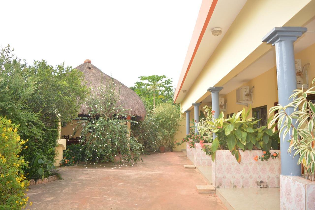 Chez Sabine Bed & Breakfast Abomey Exterior foto